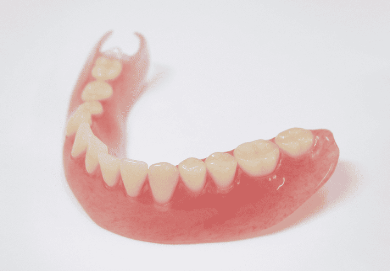 ノンクラスプデンチャー(金属バネのない入れ歯)